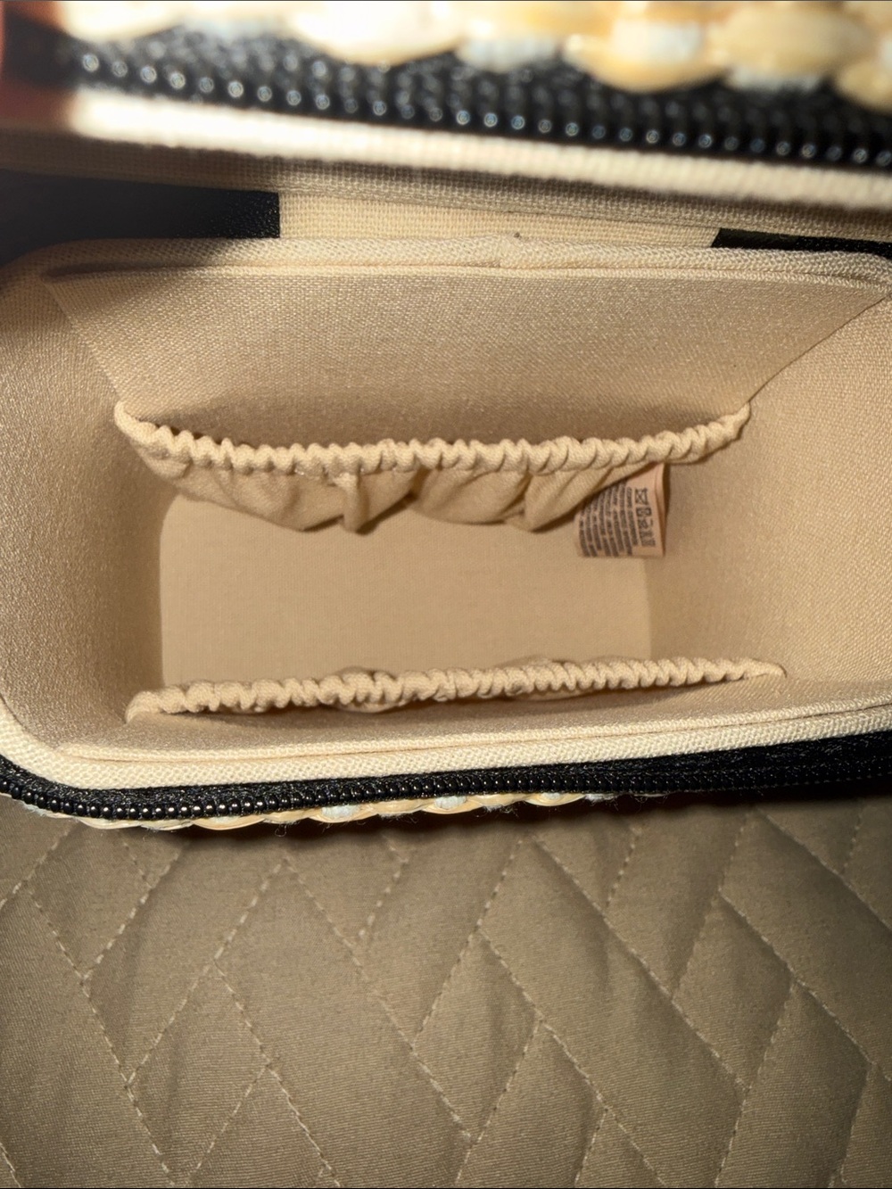 NEW! CHANEL Beauté Straw Cosmetic Bag in Natural and Black Trim - Picture 6 of 11